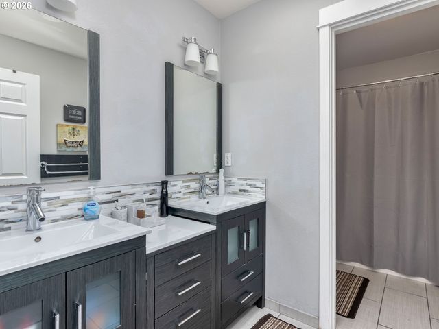 12056 Sw WHISTLERS Loop, Tigard, OR 97223