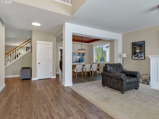 12056 Sw WHISTLERS Loop, Tigard, OR 97223