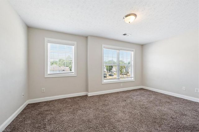 8868 Fenwick Hills PW, Toano, VA 23168