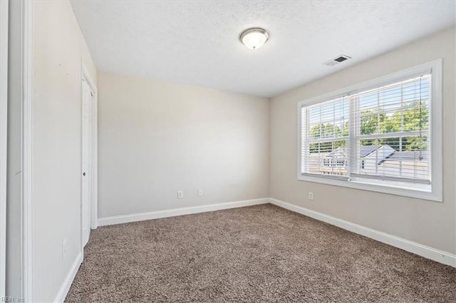 8868 Fenwick Hills PW, Toano, VA 23168
