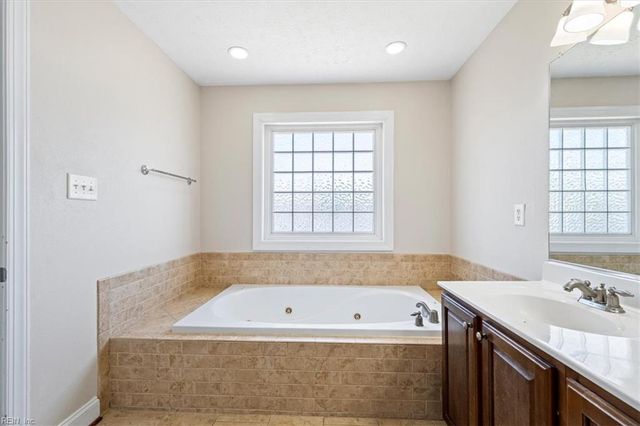 8868 Fenwick Hills PW, Toano, VA 23168