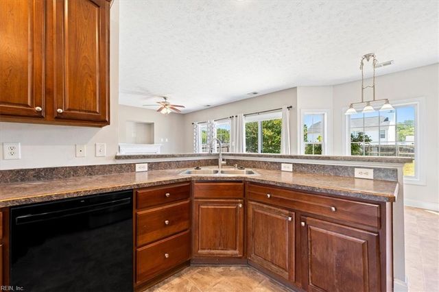 8868 Fenwick Hills PW, Toano, VA 23168