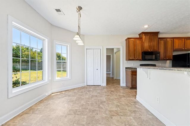 8868 Fenwick Hills PW, Toano, VA 23168
