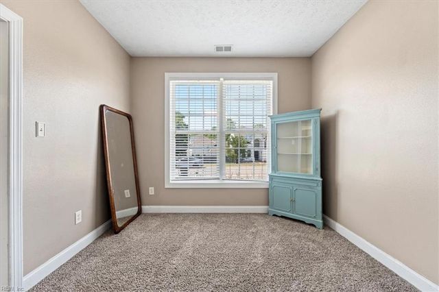 8868 Fenwick Hills PW, Toano, VA 23168