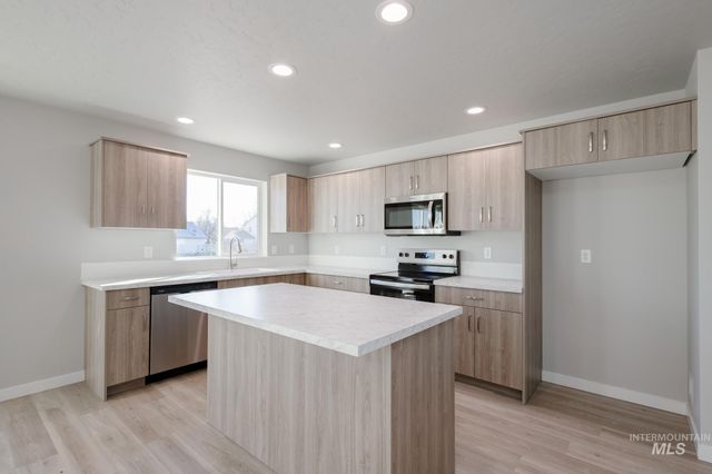 2910 W Animas Creek Dr, Kuna, ID 83634