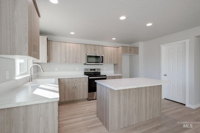 2910 W Animas Creek Dr, Kuna, ID 83634