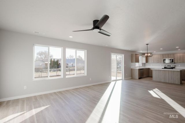2910 W Animas Creek Dr, Kuna, ID 83634