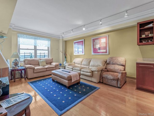 10740 Queens Boulevard 19A PH, Flushing, NY 11375