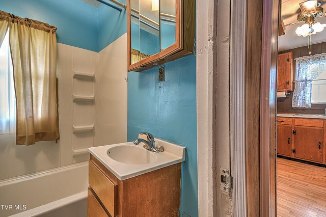 220 Elizabeth Street, Bristol, TN 37620