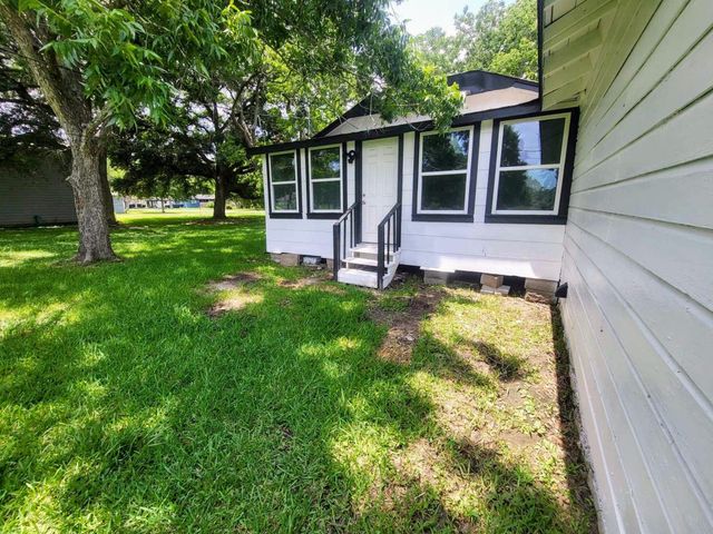 406 E Foley Street, Alvin, TX 77511