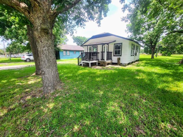 406 E Foley Street, Alvin, TX 77511