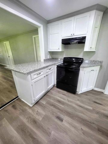 406 E Foley Street, Alvin, TX 77511