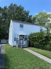 1542 E 256th Street, Euclid, OH 44132