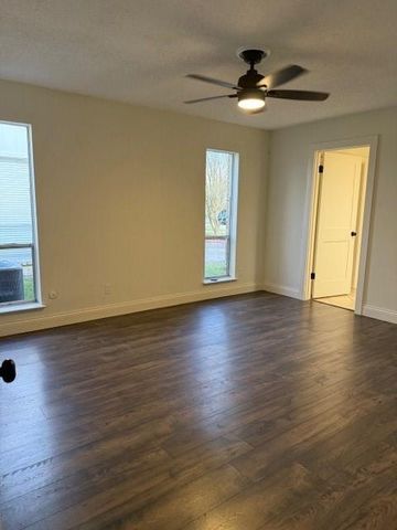 15711 Stonehaven Drive, Houston, TX 77059