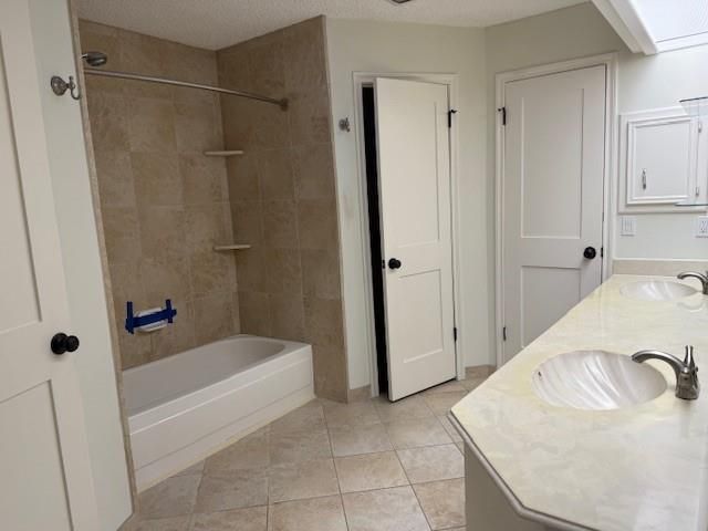 15711 Stonehaven Drive, Houston, TX 77059