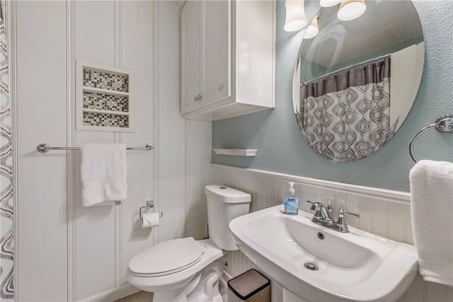 2605 Wayside Drive, Bryan, TX 77802