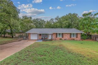 2605 Wayside Drive, Bryan, TX 77802