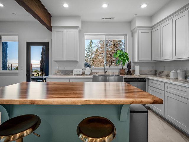 5915 Traverse Creek Rd, Garden Valley, CA 95633