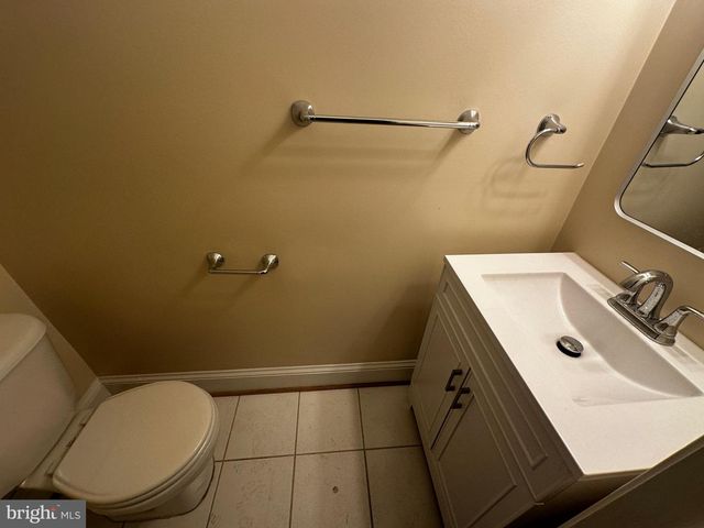 1215 I ST NE, Washington, DC 20002