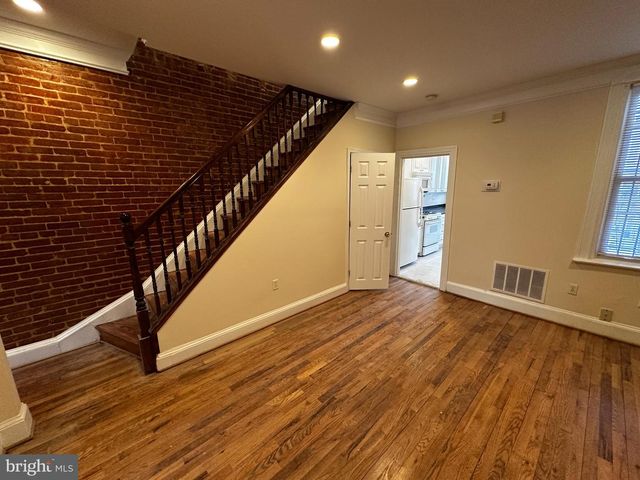 1215 I ST NE, Washington, DC 20002