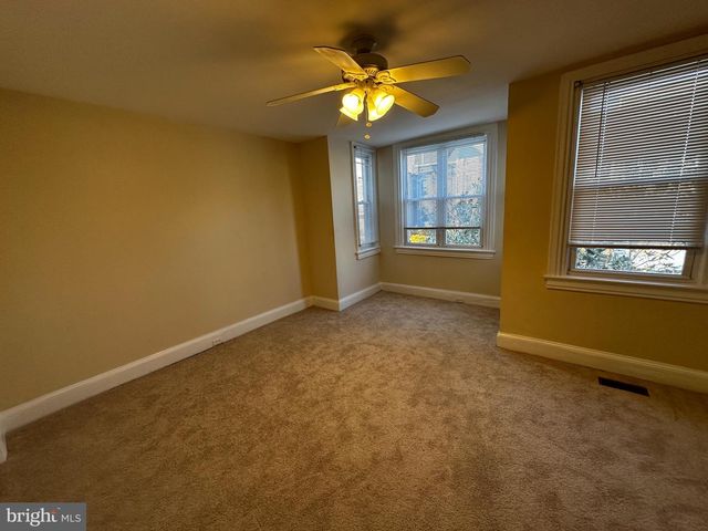 1215 I ST NE, Washington, DC 20002