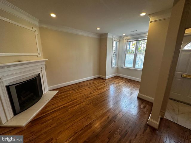 1215 I ST NE, Washington, DC 20002