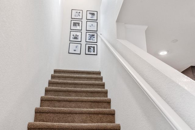 5320 Cumberland Dr, Roseville, CA 95747