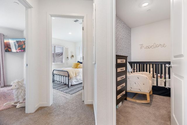 5320 Cumberland Dr, Roseville, CA 95747