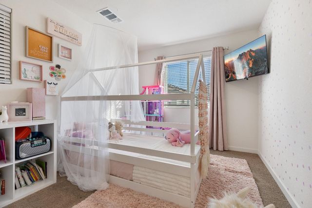 5320 Cumberland Dr, Roseville, CA 95747