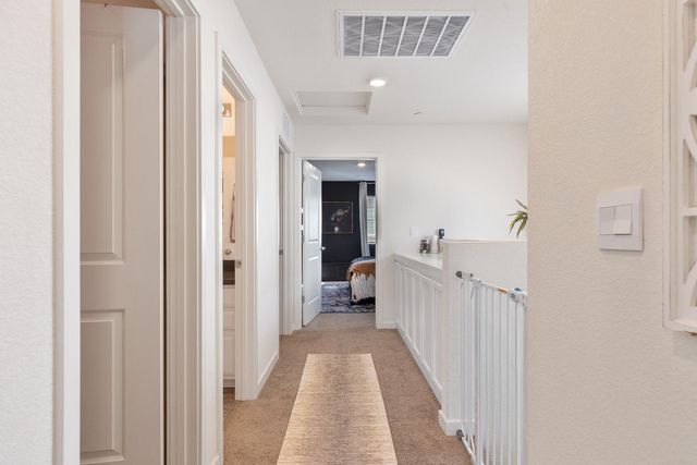 5320 Cumberland Dr, Roseville, CA 95747