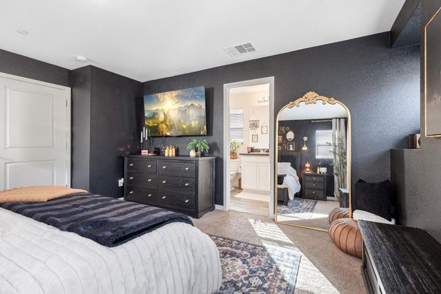 5320 Cumberland Dr, Roseville, CA 95747