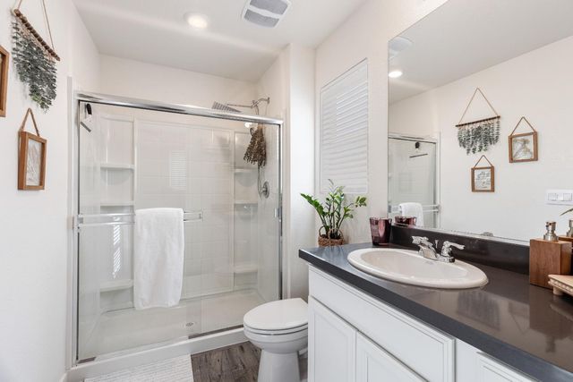 5320 Cumberland Dr, Roseville, CA 95747