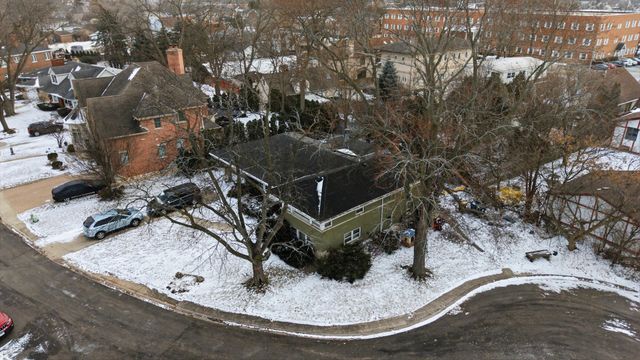 1009 Hastings Street, Park Ridge, IL 60068