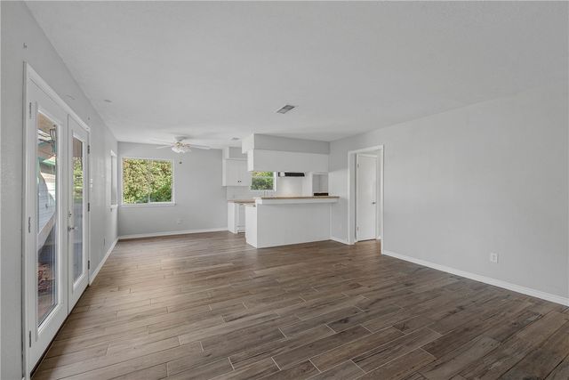 8 Fountain Bleau, Hilltop Lakes, TX 77871