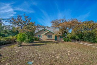 8 Fountain Bleau, Hilltop Lakes, TX 77871