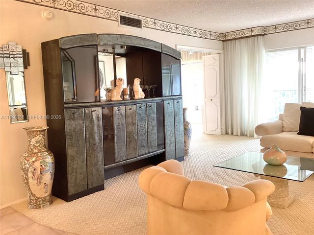 3300 N Palm Aire Dr 504, Pompano Beach, FL 33069