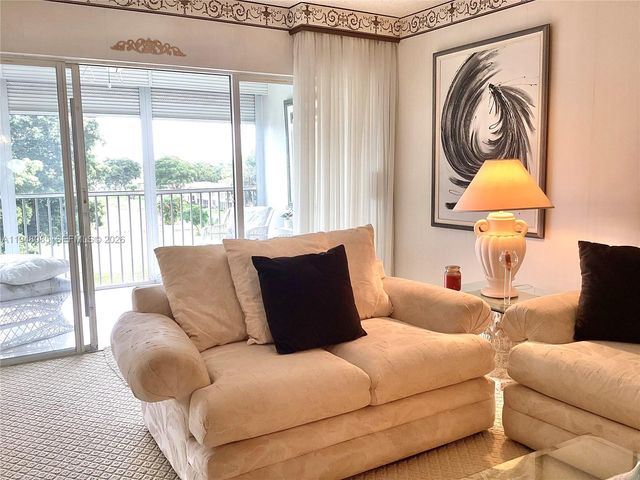 3300 N Palm Aire Dr 504, Pompano Beach, FL 33069