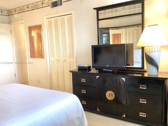 3300 N Palm Aire Dr 504, Pompano Beach, FL 33069