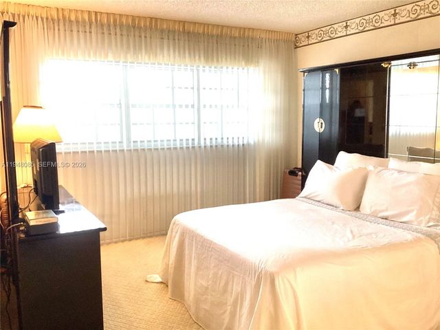 3300 N Palm Aire Dr 504, Pompano Beach, FL 33069