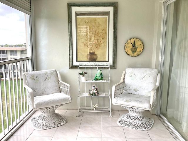 3300 N Palm Aire Dr 504, Pompano Beach, FL 33069