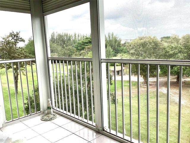 3300 N Palm Aire Dr 504, Pompano Beach, FL 33069