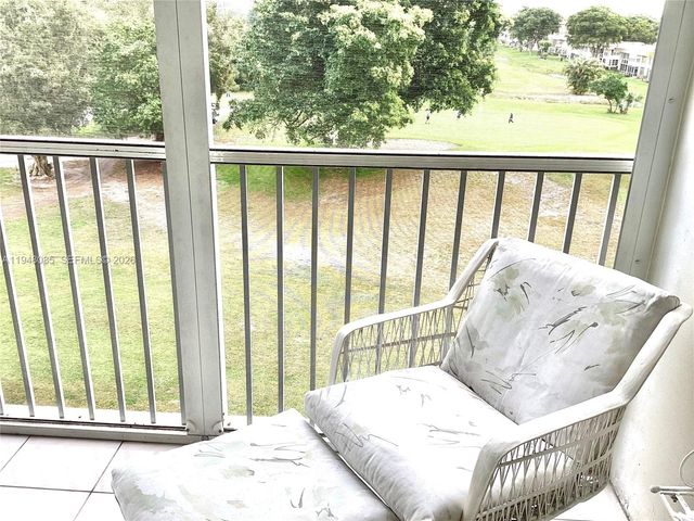 3300 N Palm Aire Dr 504, Pompano Beach, FL 33069