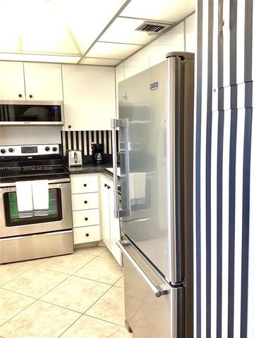 3300 N Palm Aire Dr 504, Pompano Beach, FL 33069