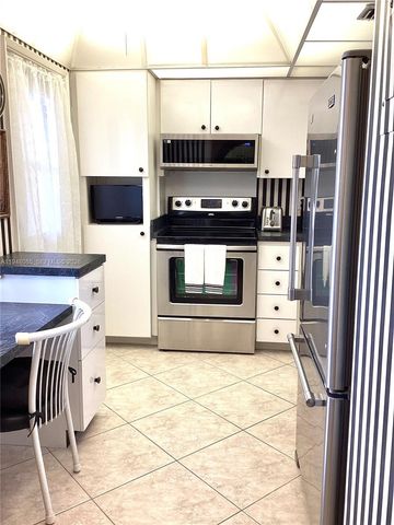 3300 N Palm Aire Dr 504, Pompano Beach, FL 33069