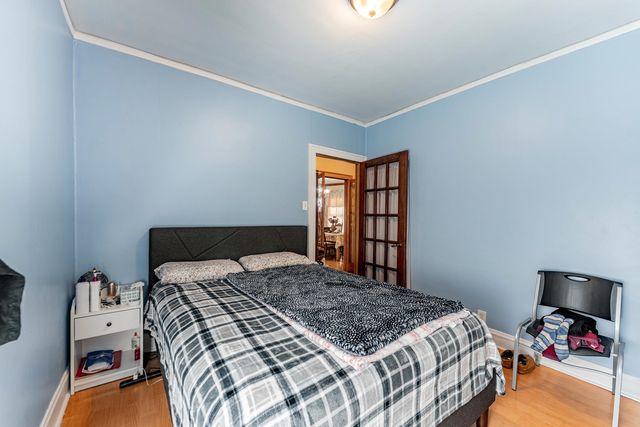 7533 N Ridge Boulevard, Chicago, IL 60645