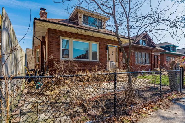7533 N Ridge Boulevard, Chicago, IL 60645