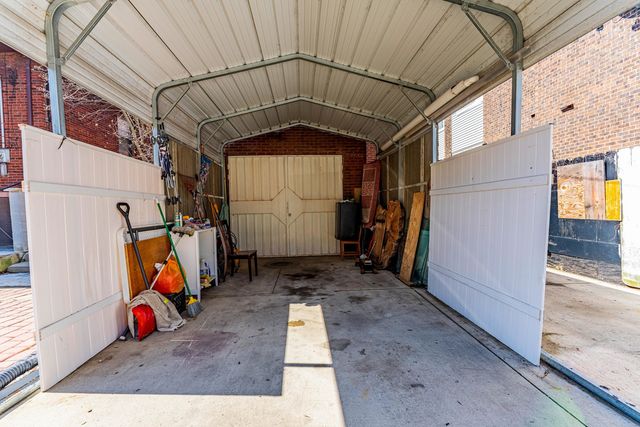 7533 N Ridge Boulevard, Chicago, IL 60645