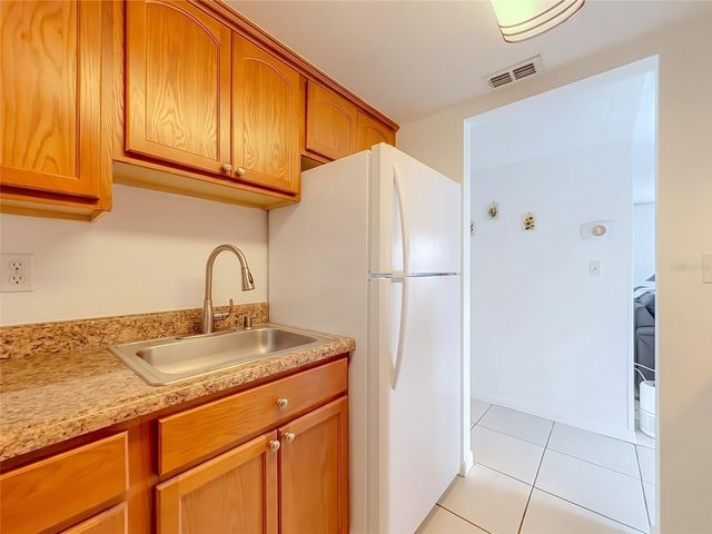 915 W OAK RIDGE ROAD A, Orlando, FL 32809