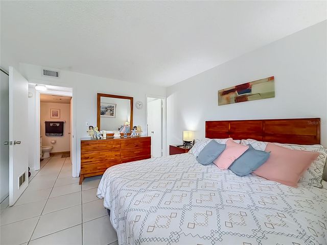 915 W OAK RIDGE ROAD A, Orlando, FL 32809
