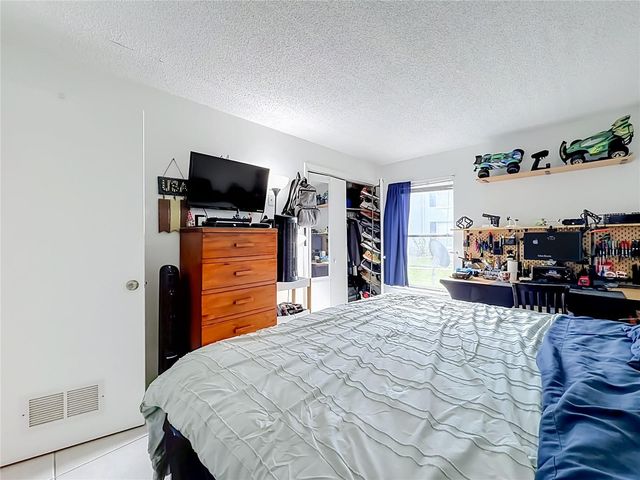 915 W OAK RIDGE ROAD A, Orlando, FL 32809